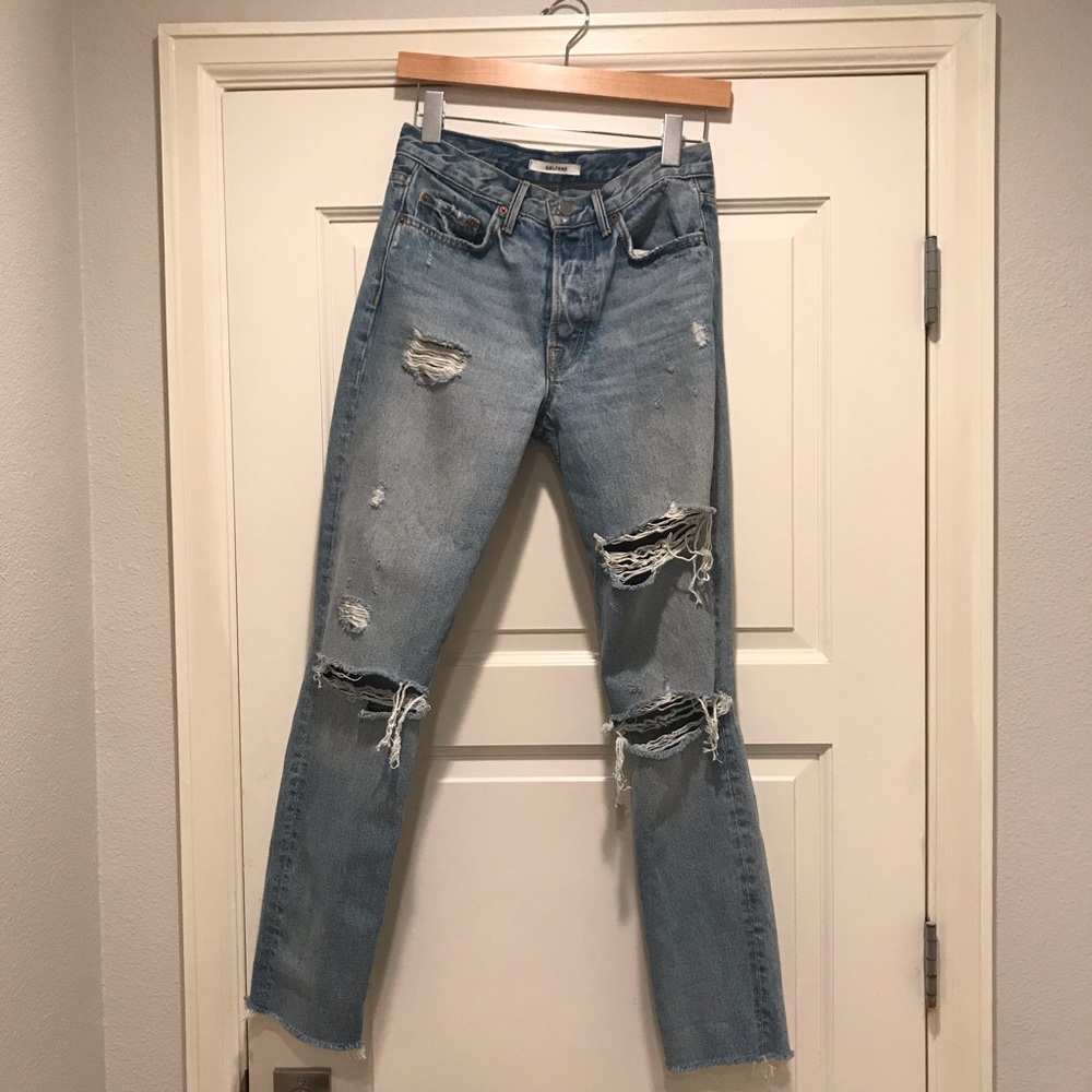 GRLFRND Karolina distressed jean. Size 25.